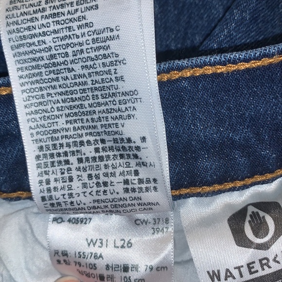 Levi’s Wedgie Straight Jeans - Picture 7 of 10